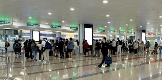 越南內(nèi)排機(jī)場廣告