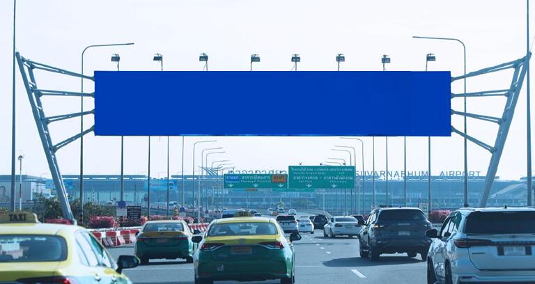 曼谷機(jī)場高速廣告