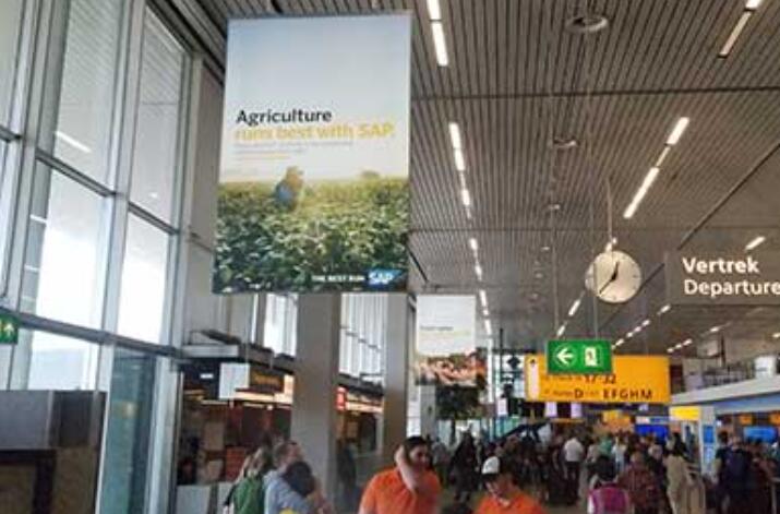 巴西機(jī)場(chǎng)廣告