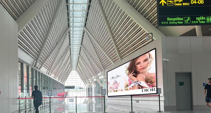 柬埔寨機(jī)場廣告